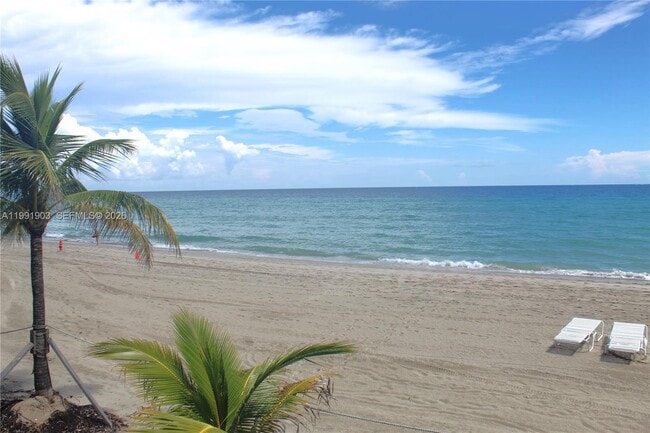 Building Photo - 2030 S Ocean Dr