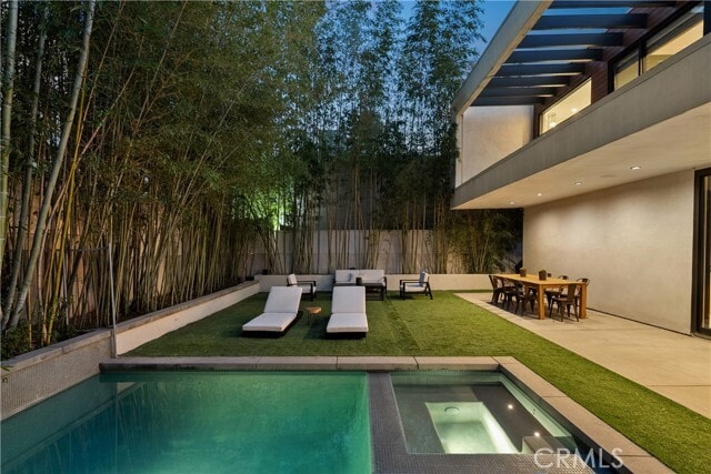 Building Photo - 4242 Vantage Ave