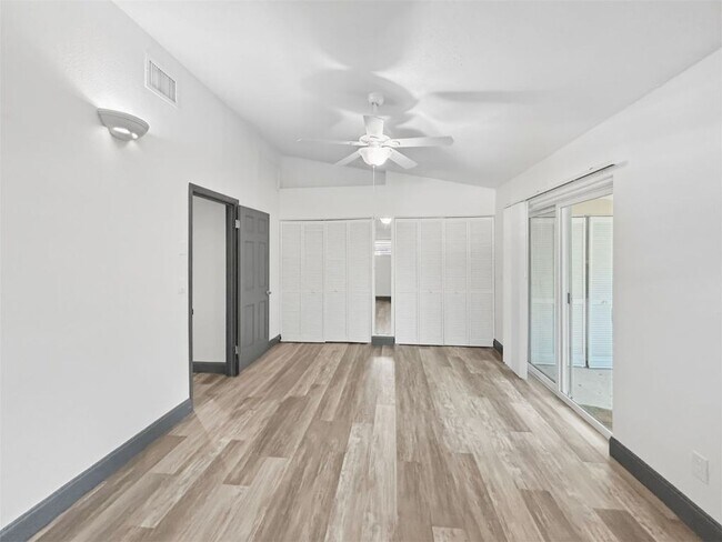 Building Photo - Spacious 1BR Duplex Near Beaches – Private Yard + Amenities! 1bed|1bath