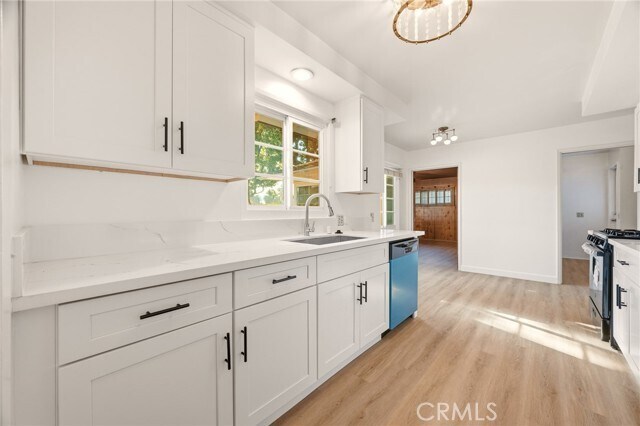 Building Photo - 1033 Encino Ave
