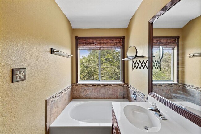 Building Photo - 3634 Windhill Loop