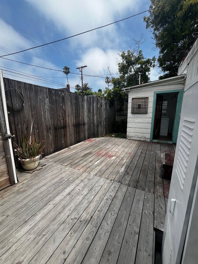 Building Photo - 921