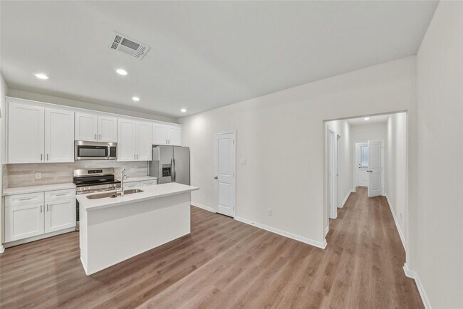 Building Photo - 708 W Dallas St