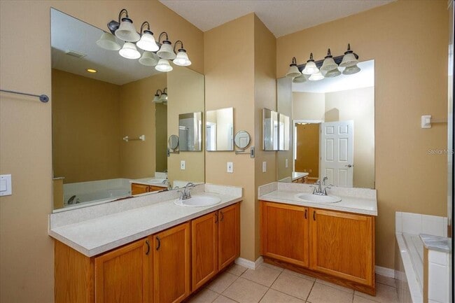 Building Photo - 570 Carrigan Woods Trail