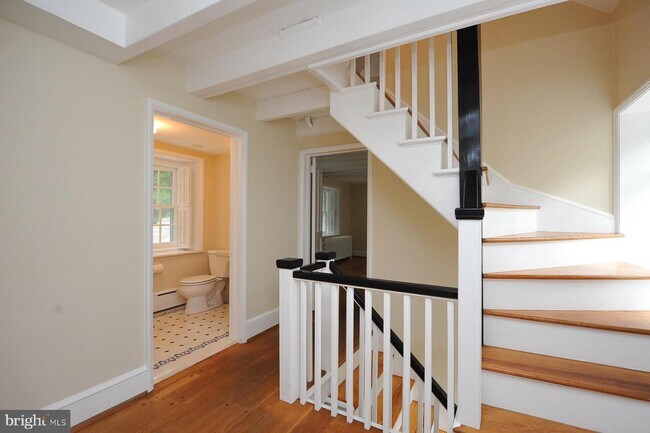 Building Photo - 1420 Creek Road Trail