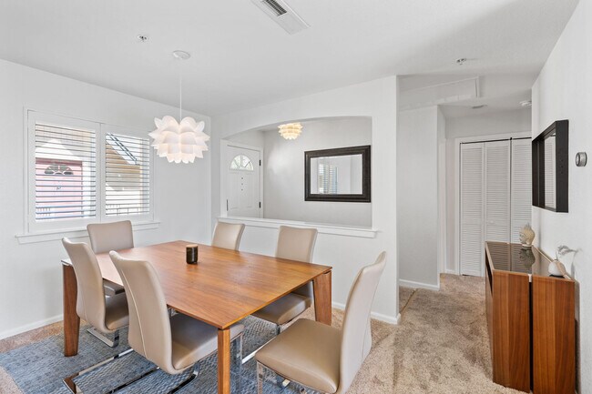 Building Photo - 218 Foss Creek Cir