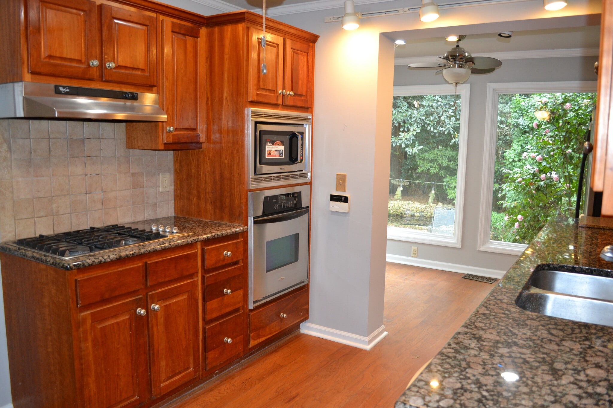 Building Photo - 388 Collier Rd NW