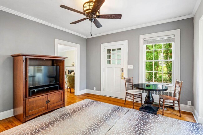 Building Photo - Stunning 3 bedroom FURNISHED MID-TERM RENTAL home in historic downtown Burlington