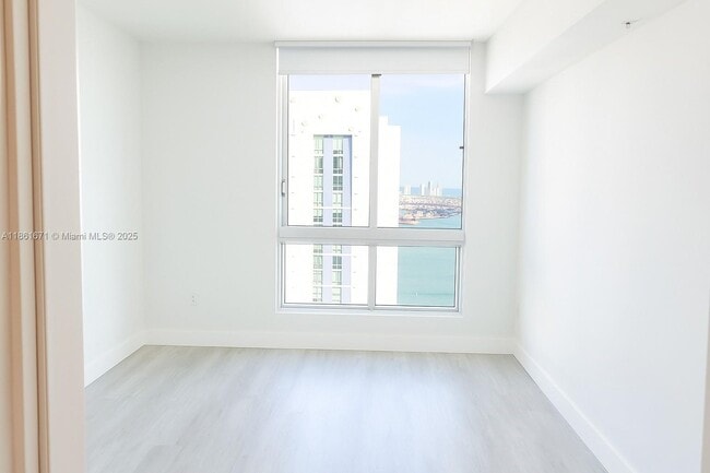 Building Photo - 300 S Biscayne Blvd