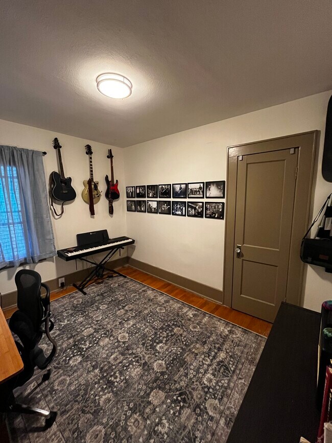 Building Photo - 432 Tennyson Ave