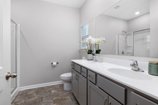 Building Photo - 44 N Payson Cv