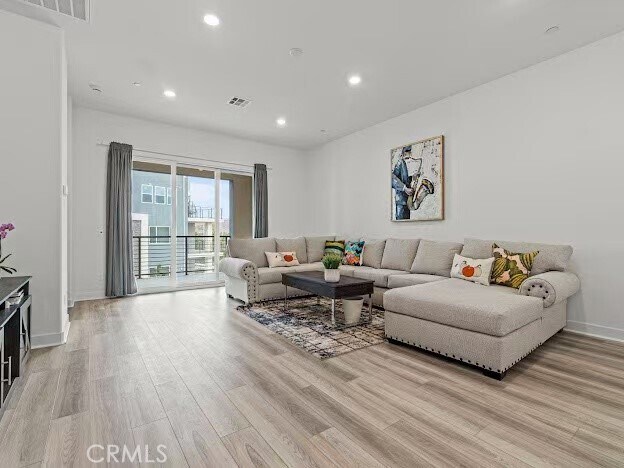 Building Photo - 352 Tank