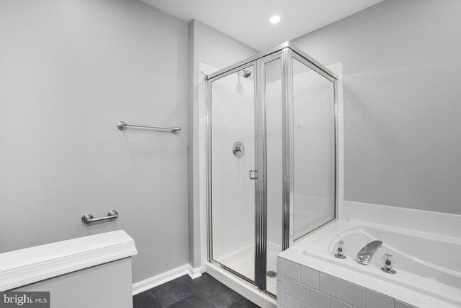 Building Photo - 12765 Fair Crest Ct