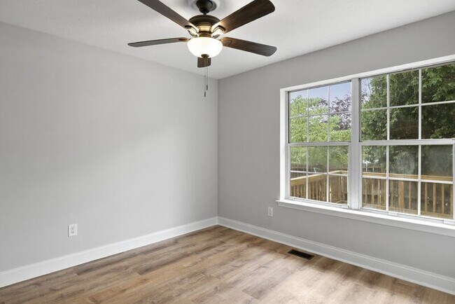 Building Photo - 2258 N Tollgate Cir