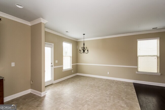 Building Photo - 4893 Longview Run
