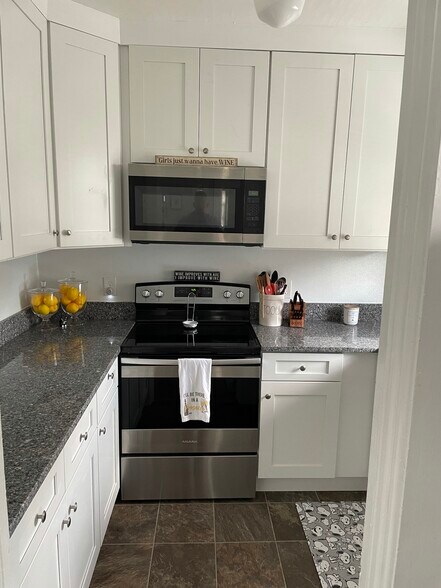 Building Photo - 29 Pierce St