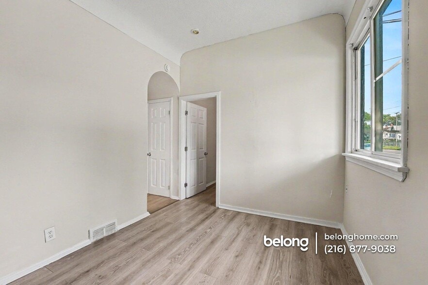 Building Photo - 3326 Walton Ave