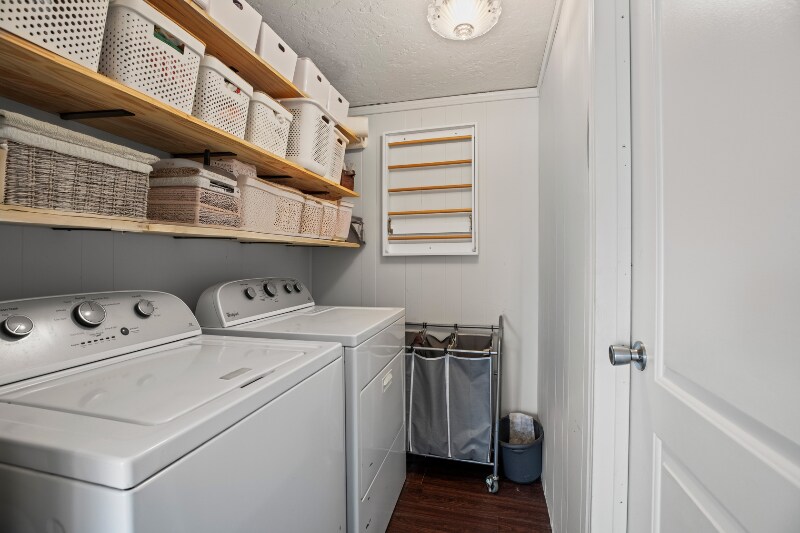 Building Photo - 319 Hideaway Lane Central