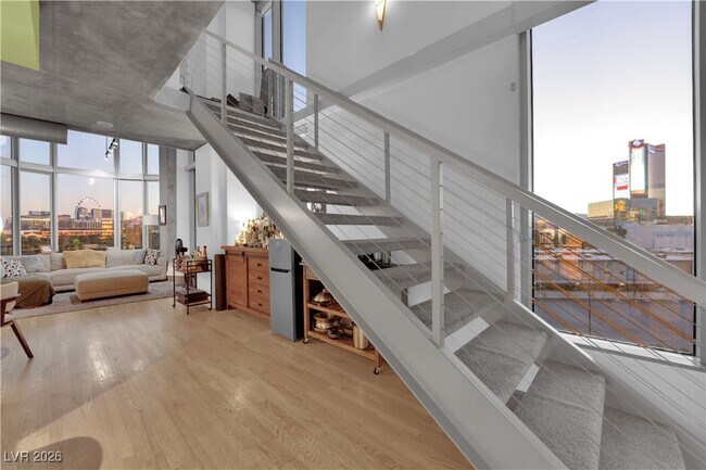 Building Photo - 360 E Desert Inn Rd