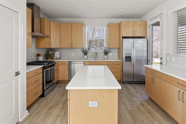 Building Photo - 1716 Adina St