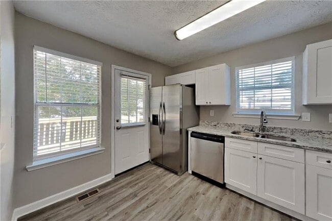 Building Photo - 20 Bridge Trail