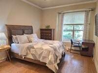 Building Photo - 2447 Embleton Dr