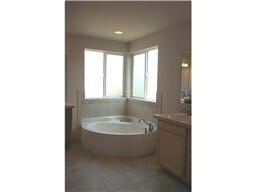 Building Photo - Fabulous 3 bed home in sought after Rock Creek Meadows!