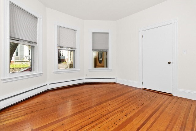 Building Photo - 14 Moore St