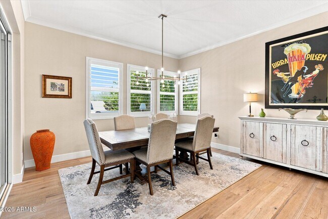 Building Photo - 1118 E Paseo Way