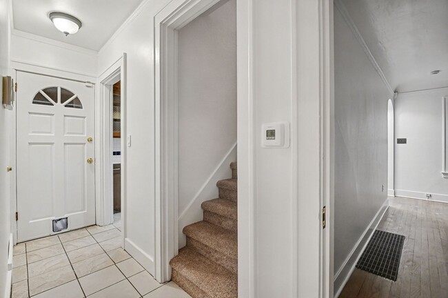 Building Photo - 9222 35th Ave SW