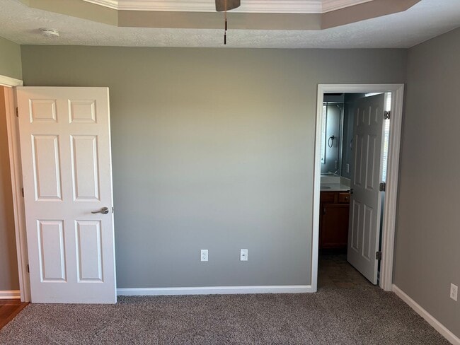 Building Photo - 5012 S Cross Point Ct