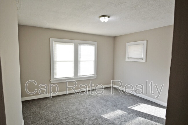 Building Photo - 616 S Ogden Ave