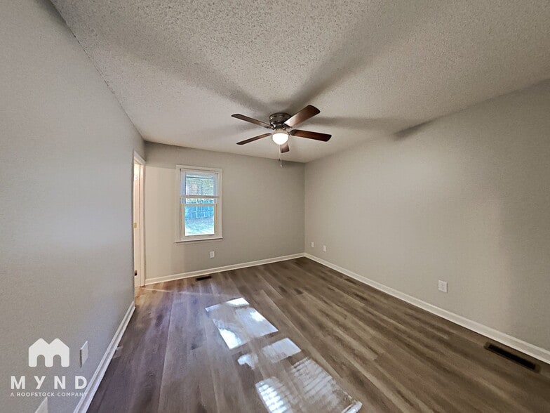 Building Photo - 1316 Amber Acres Ln