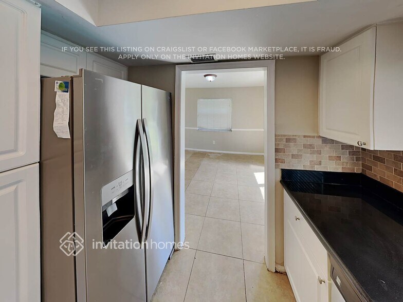 Building Photo - 4095 NW 79th Ave
