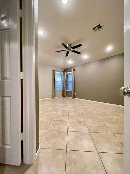 Building Photo - 3468 Flowstone Ln