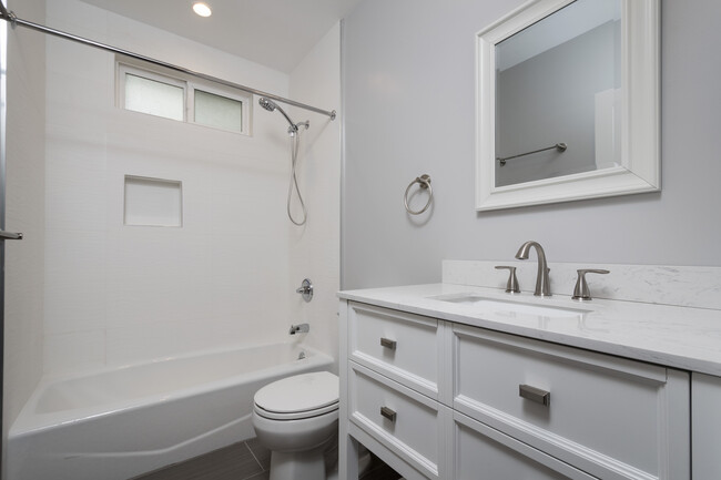 2nd Bathroom - 1283 El Camino Real