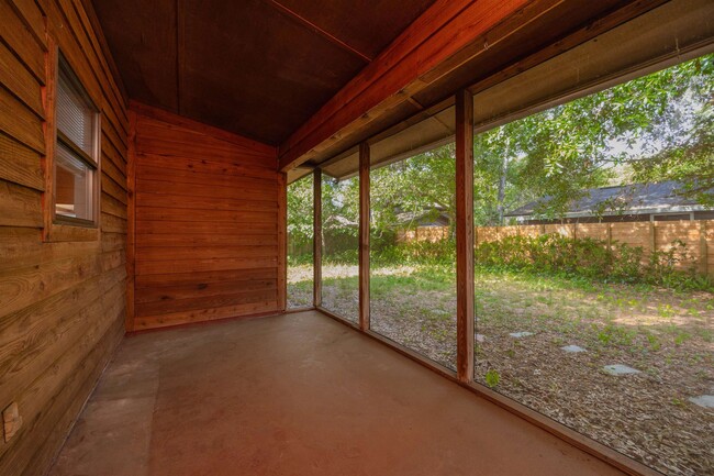Building Photo - 114 Lobelia Rd