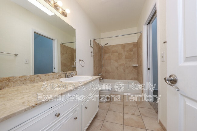 Building Photo - 8271 N Oracle Rd