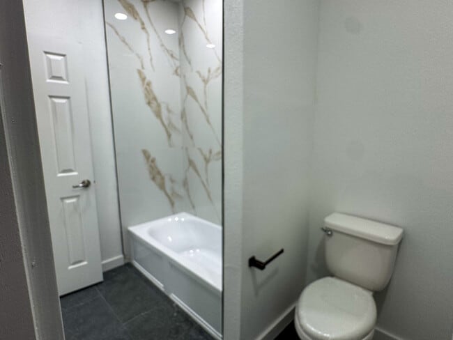 Building Photo - 160 Zion Rd