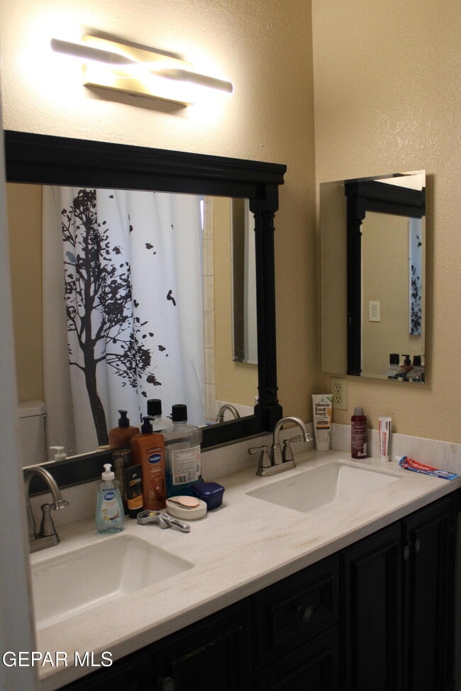 Building Photo - 6832 Canyon View Ln