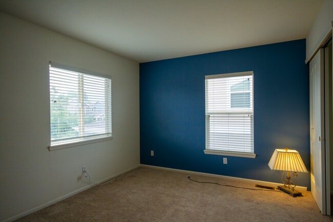 Building Photo - 5747 Jaguar Way