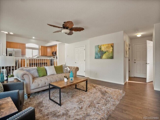 Building Photo - FABULOUS 3-BDRM, 3-BATH HOME IN GORGEOUS C...