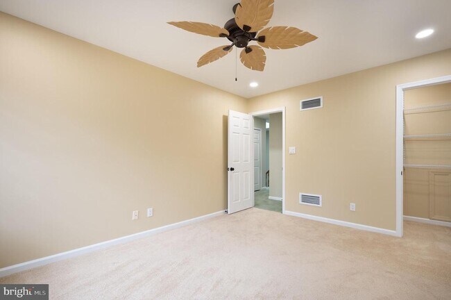 Building Photo - 110 Talleyrand Dr