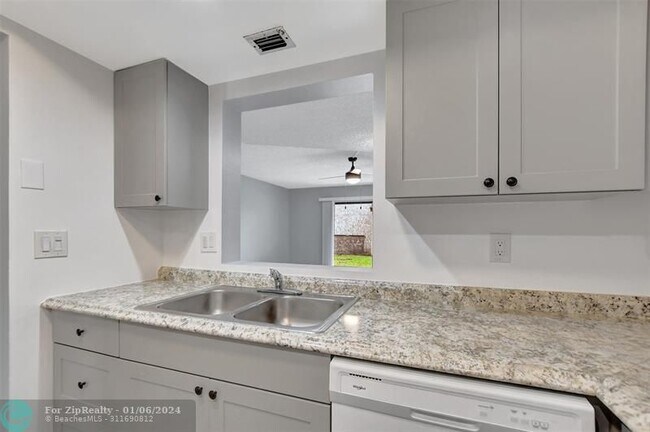 Building Photo - 97 Deer Creek Rd