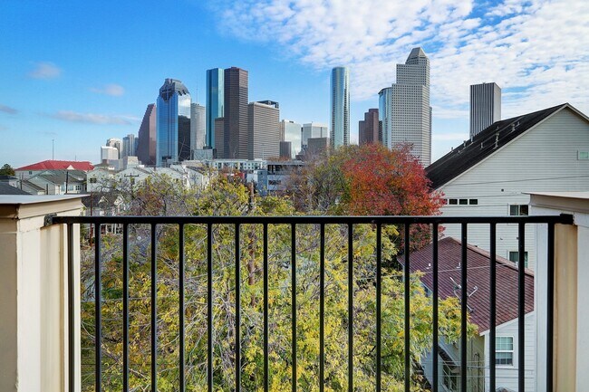 Building Photo - 1206 Cushing St