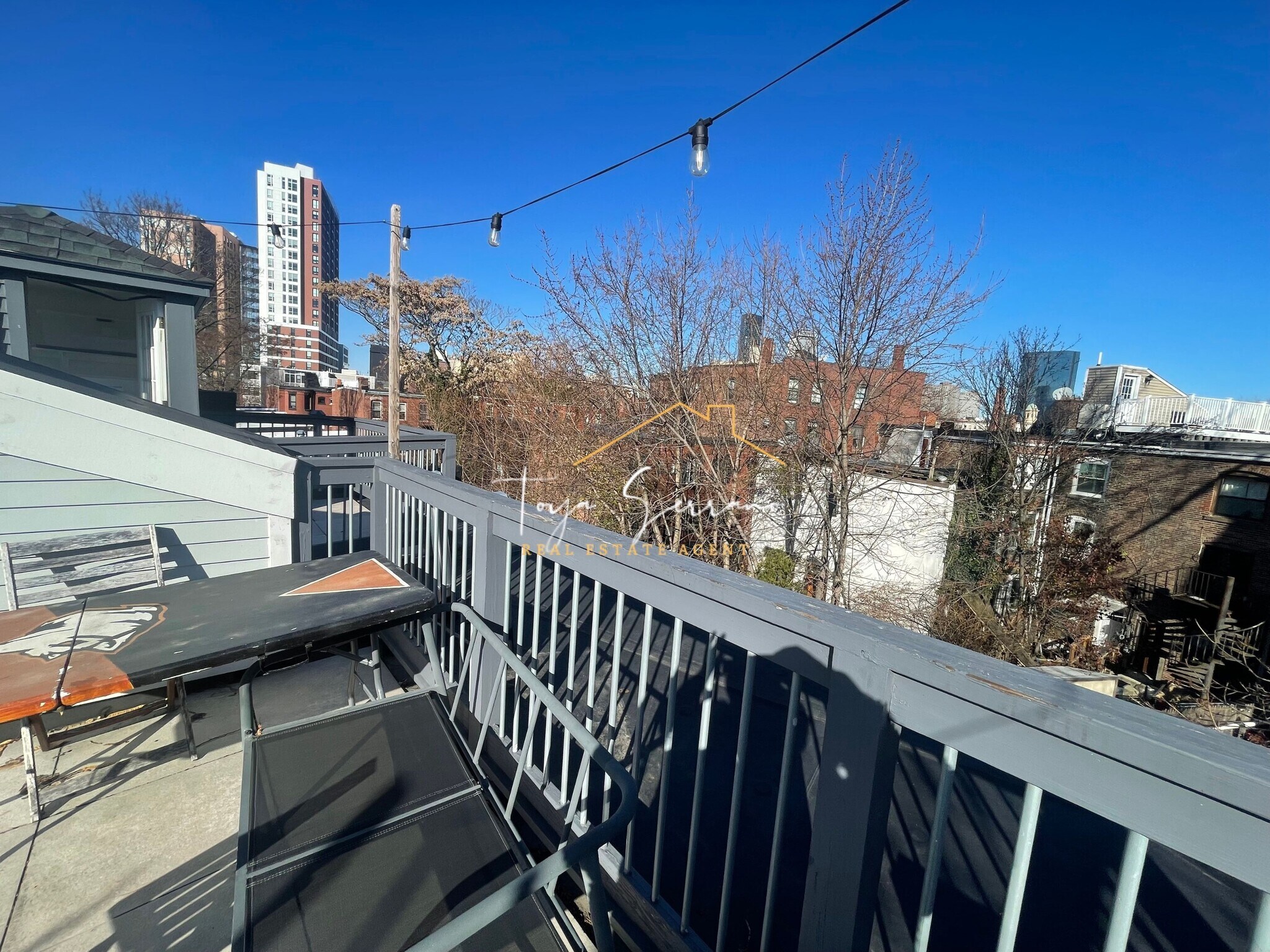 Building Photo - 20 Sussex St