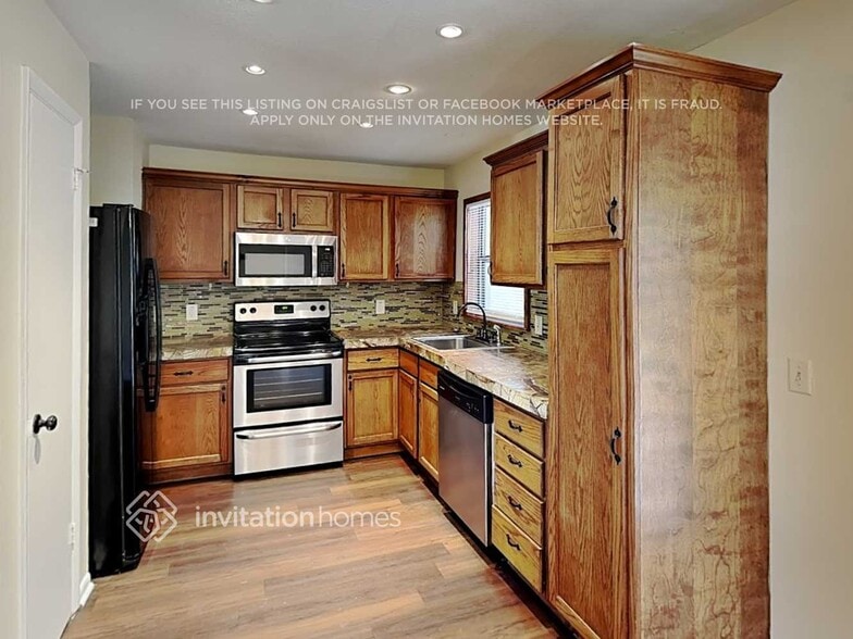 Building Photo - 8 Caswell Dr