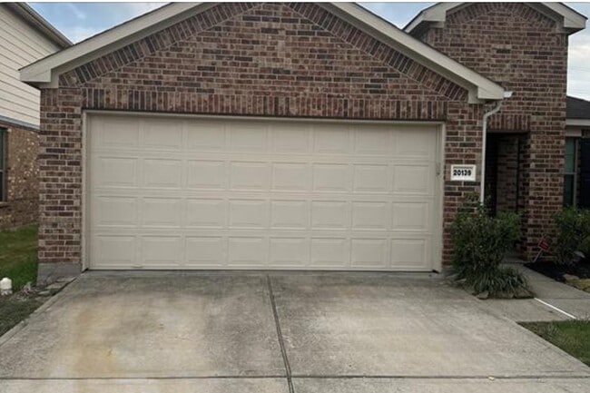 Building Photo - 20139 Linden Spruce Ln