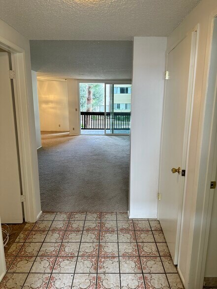 Building Photo - 5650 Sumner Way