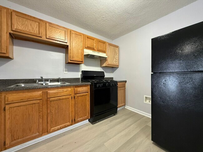 Building Photo - 1156 Fields Rd